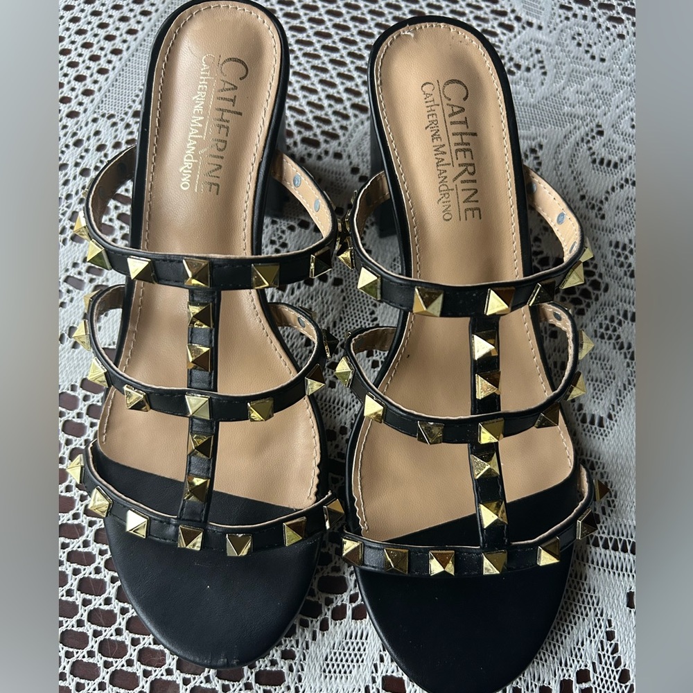 Catherine Malandrino gorgeous black with gold chunky heel shoes🖤💛